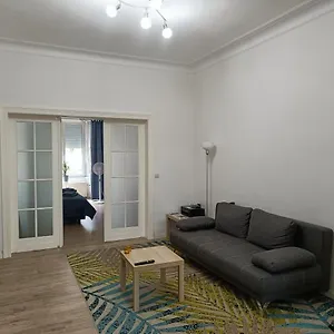 brussel-laken-appartement.brusselshotelsbook.com/
